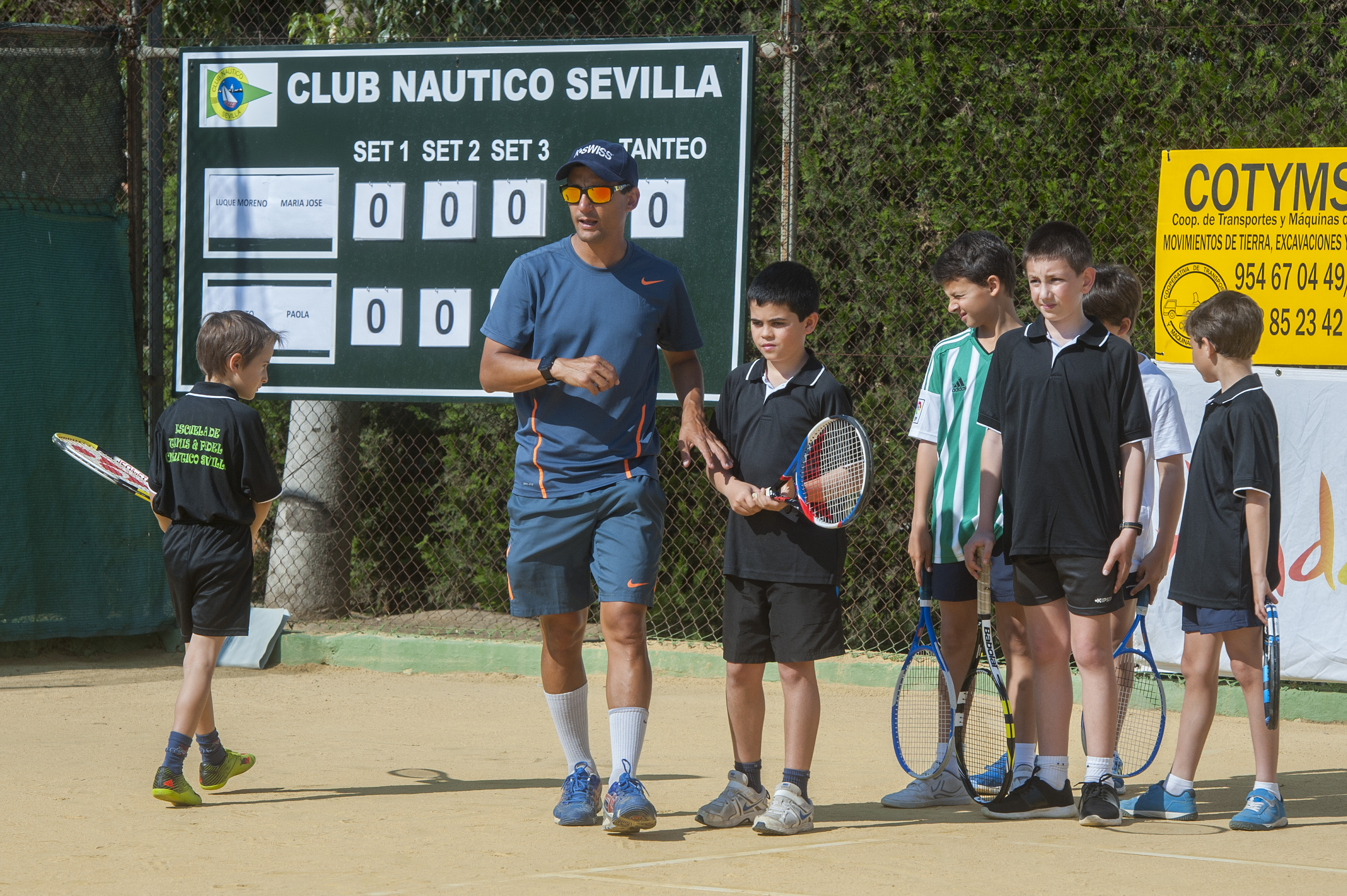Tenis Raúl Antequera.jpg